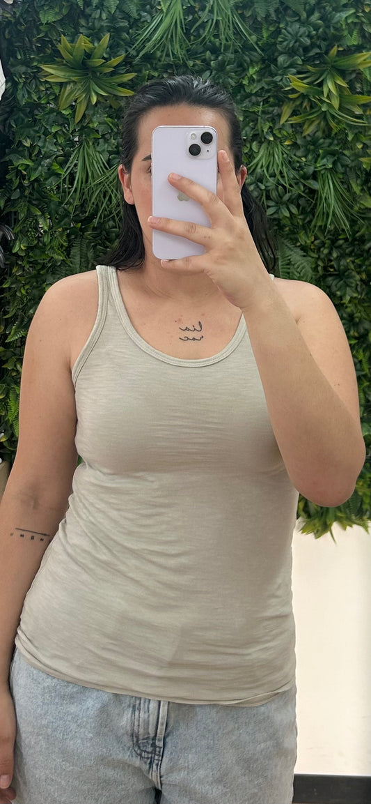 Camiseta básica tirantes Beige