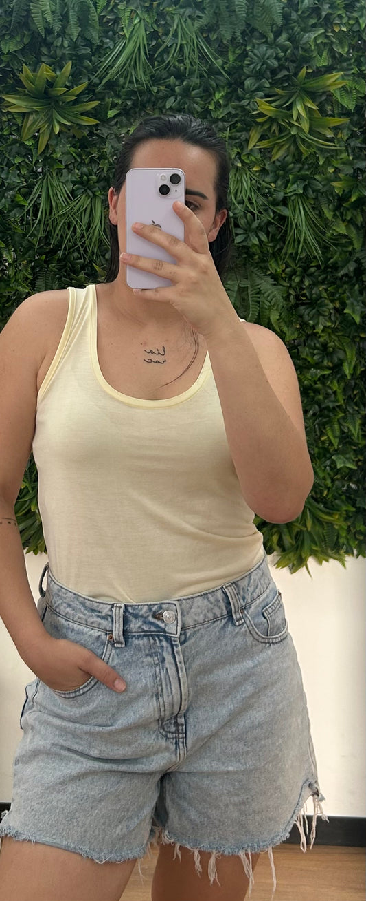 Camiseta básica amarilla