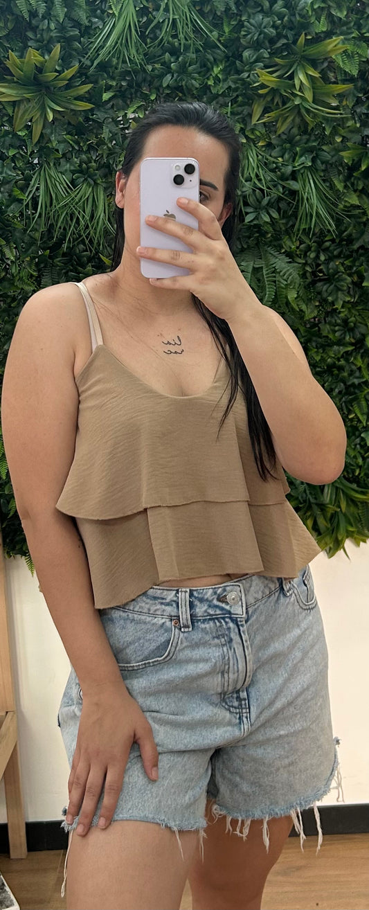 Top volantes camel